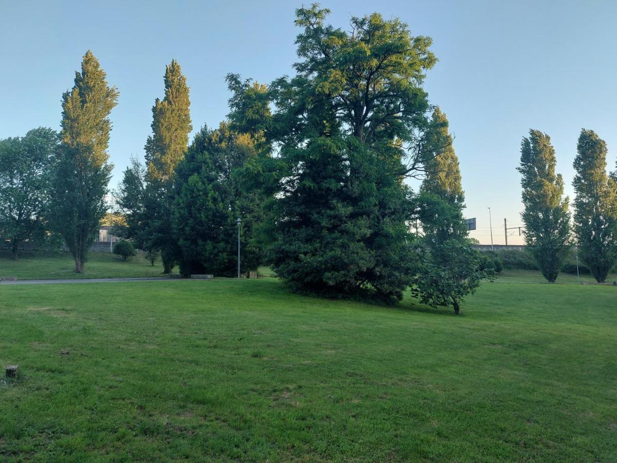 Apartamento Vieiro Con Plaza Garaje Gratis サンティアゴ・デ・コンポステーラ エクステリア 写真