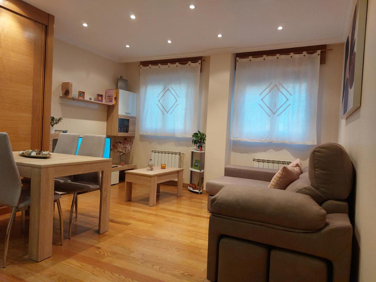 Apartamento Vieiro Con Plaza Garaje Gratis サンティアゴ・デ・コンポステーラ エクステリア 写真
