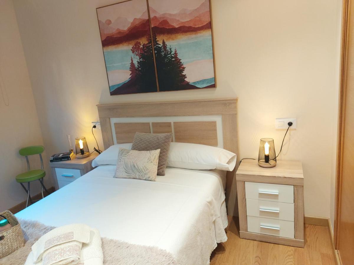 Apartamento Vieiro Con Plaza Garaje Gratis サンティアゴ・デ・コンポステーラ エクステリア 写真